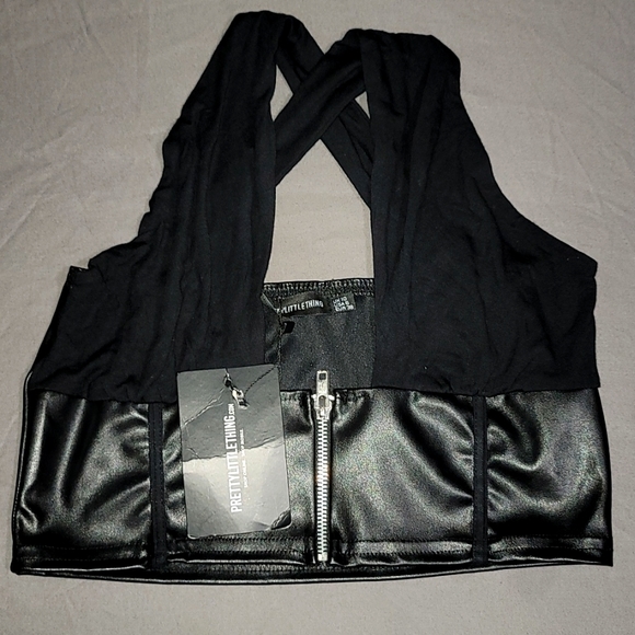 Black Underbust Strap Detail Crop - Picture 1 of 5